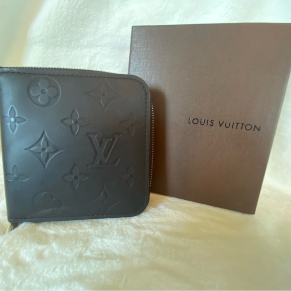 Louis Vuitton Zippy Coin Purse - Picture 7 of 9